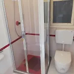 Parisi باري