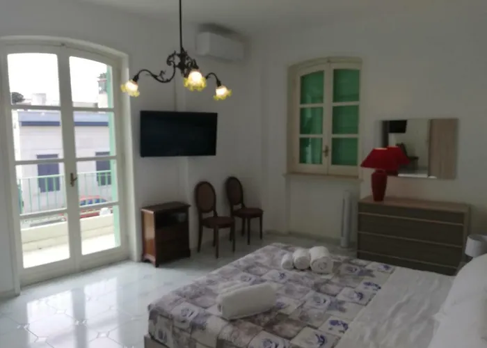 Parisi Oda ve Kahvaltı Bari